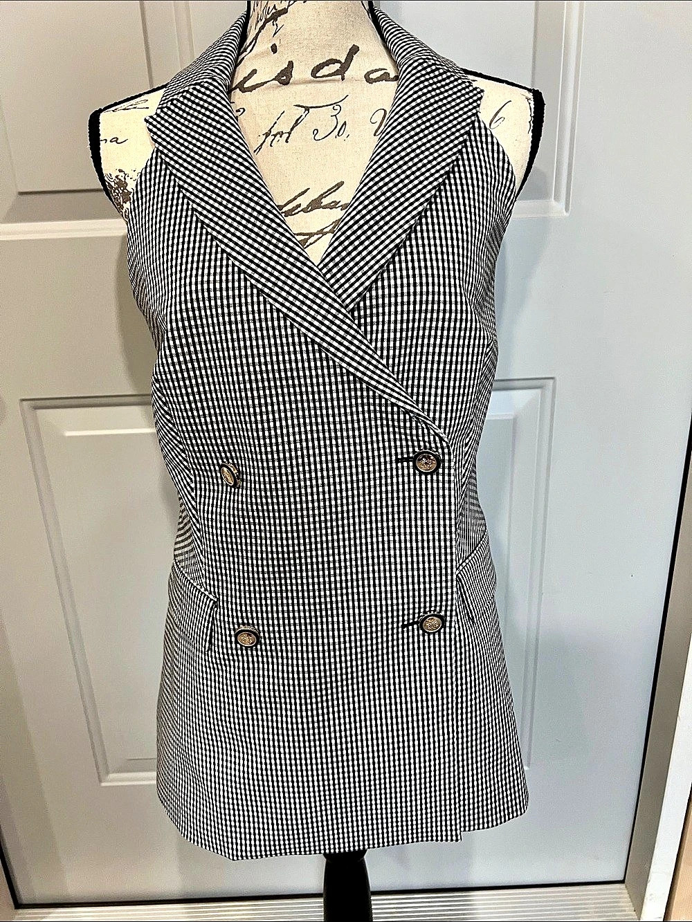 NWOT White House Black Market Gingham Halter Vest Black & White Size 10